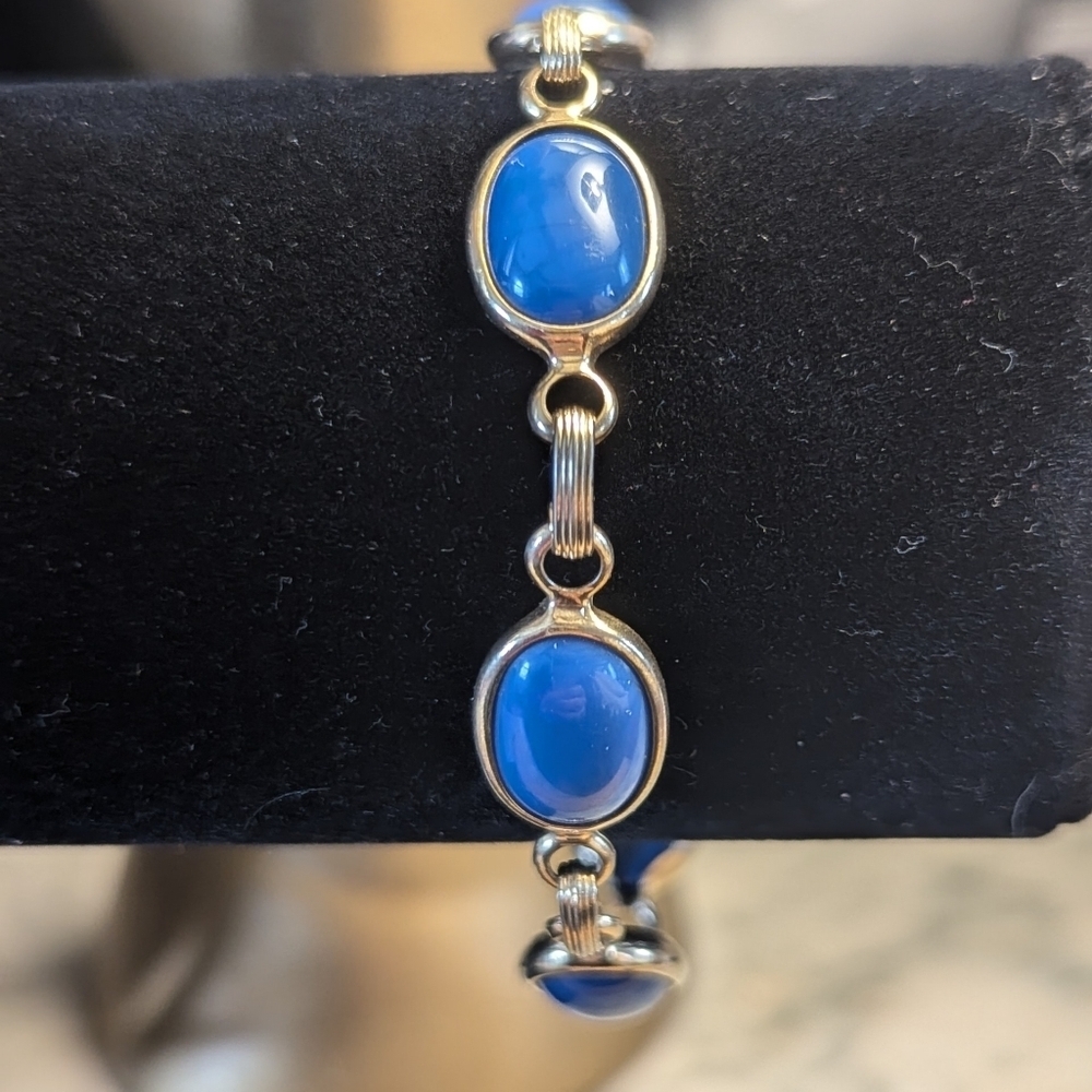 💙 Vintage Blue Stone Goldtone Bracelet Ring Clasp Classic Preppy Academic